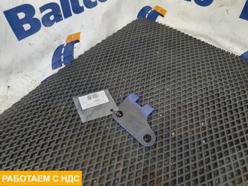 Кронштейн теплового экрана глушителя